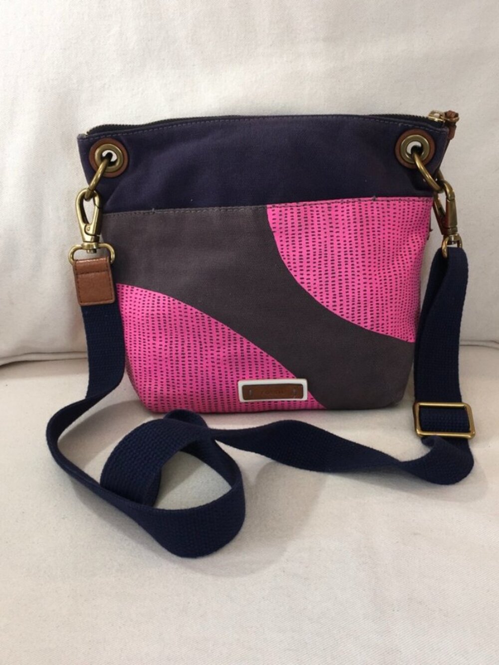 Fossil Canvas Crossbody Fuchsia Pink/Navy